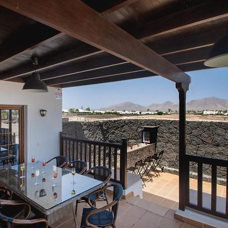 Villa Vista Reina - Luxury 6 Bedroom - Heated Pool- Views - Pool Table - Vista Lobos - Playa Blanca 외부 사진