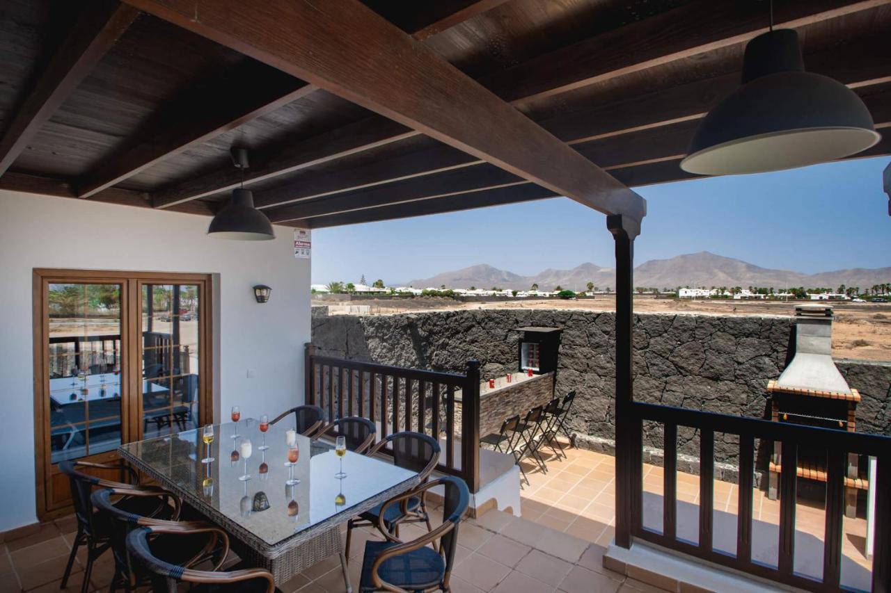 Villa Vista Reina - Luxury 6 Bedroom - Heated Pool- Views - Pool Table - Vista Lobos - Playa Blanca 외부 사진