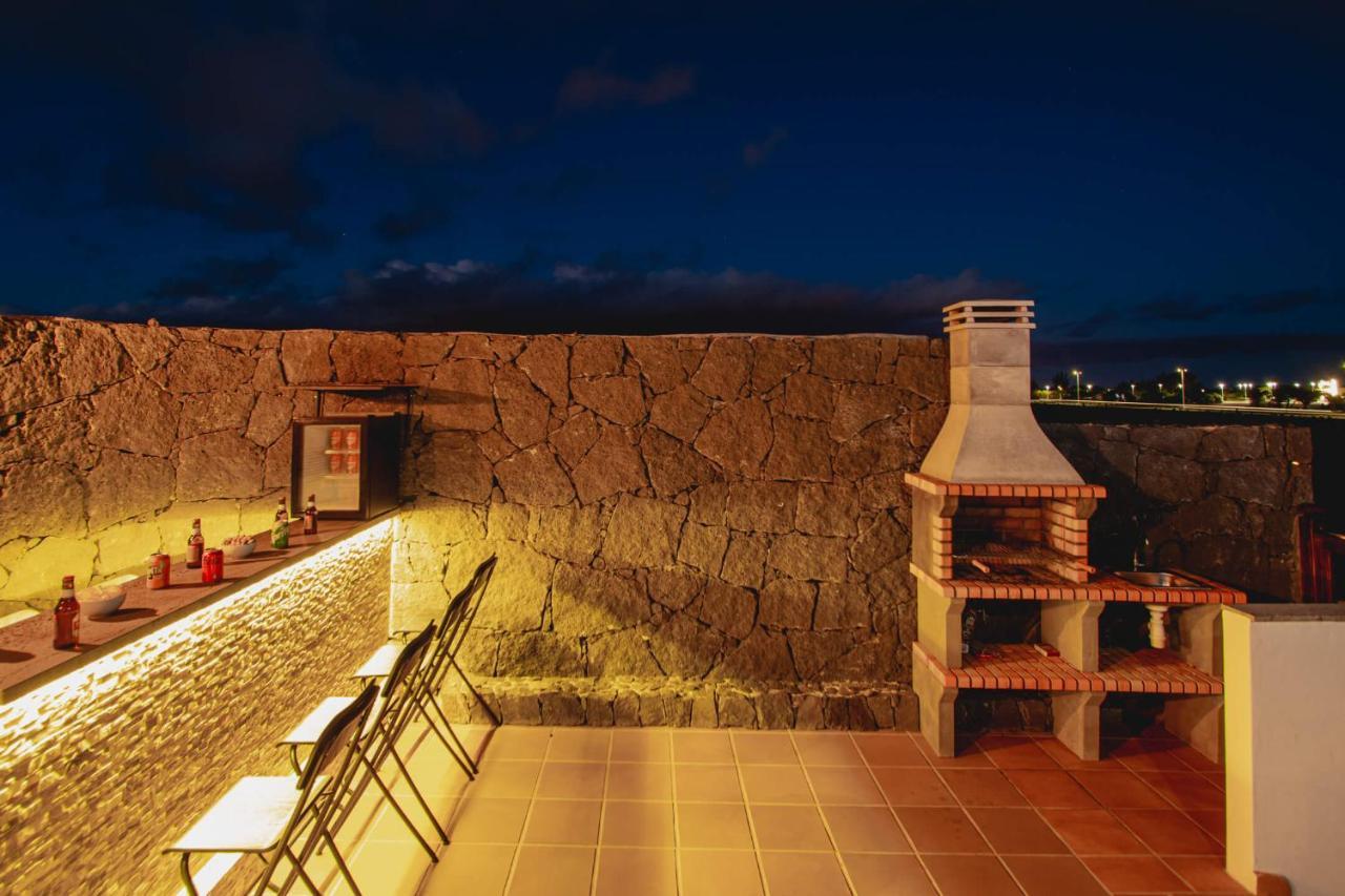 Villa Vista Reina - Luxury 6 Bedroom - Heated Pool- Views - Pool Table - Vista Lobos - Playa Blanca 외부 사진