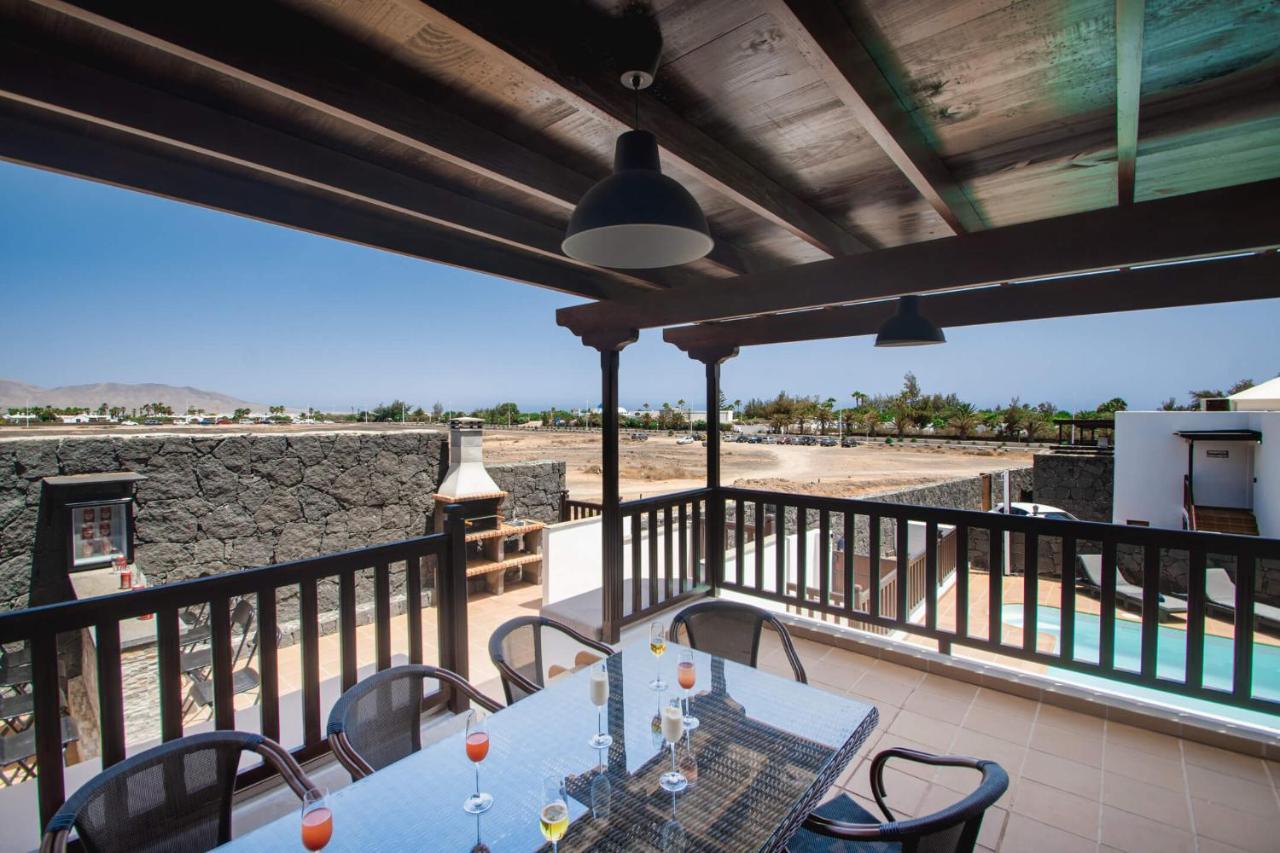 Villa Vista Reina - Luxury 6 Bedroom - Heated Pool- Views - Pool Table - Vista Lobos - Playa Blanca 외부 사진